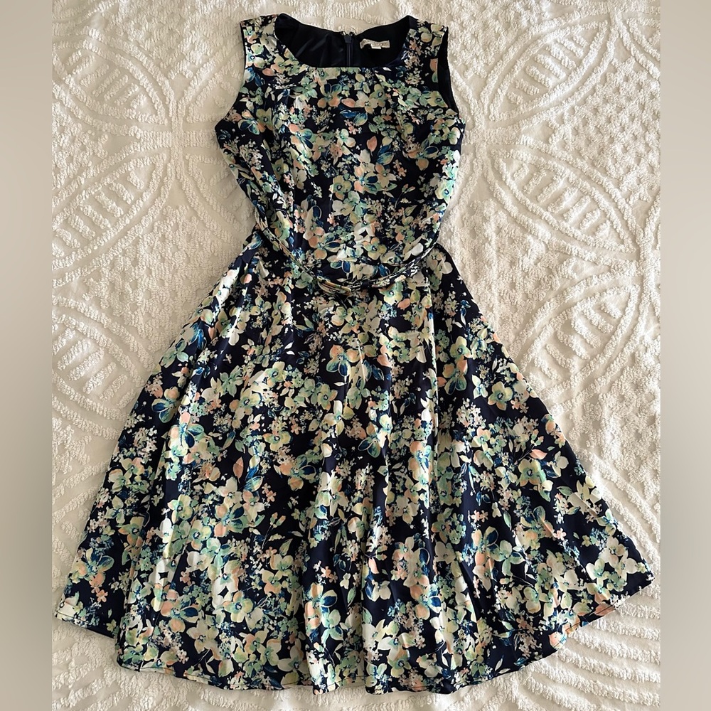 Eva Mendes NY & Co blue floral belted dress - Picture 2 of 6